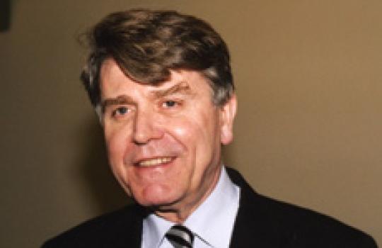 Remise du prix Pompidou 2002 à Thierry de Montbrial 